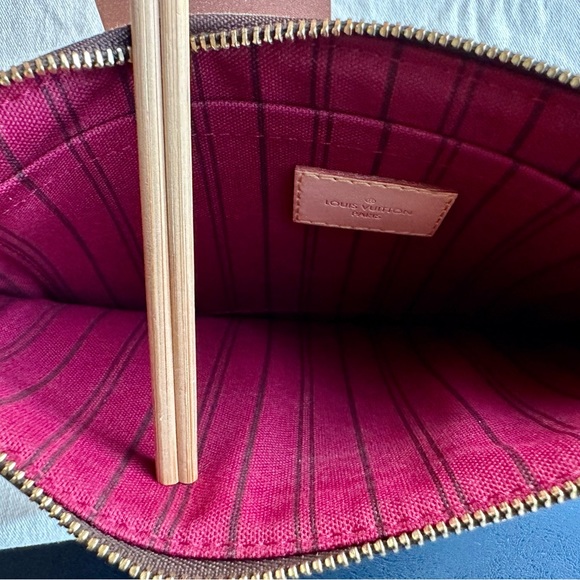 Authentic LV Monogram Pochehette - Picture 6 of 7